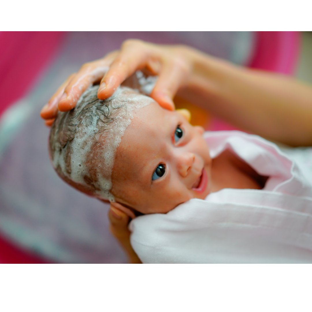 Did you do a wrapped bath in the neonatal unit or during the newborn period?
Wrapping your baby in a muslin cloth, lowering them gently into the bath water, provides a gentle sensory experience that does not overwhelm the baby.