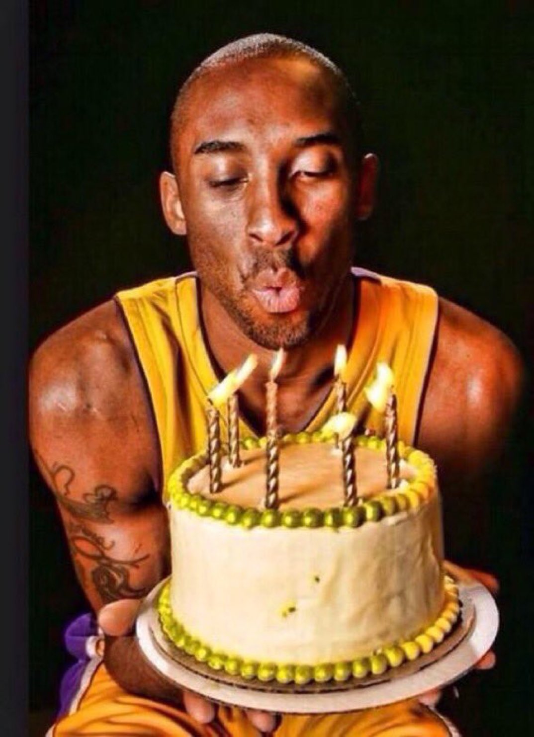 HAPPY BIRTHDAY KOBE BRYANT 