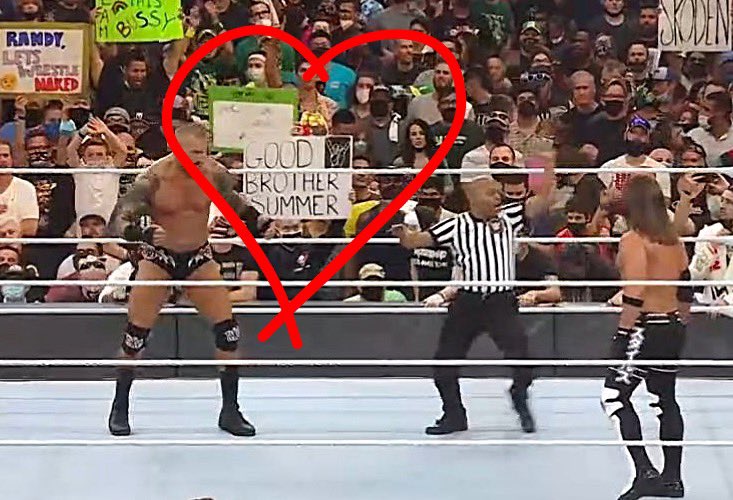 ShiningPolaris's tweet photo. I’m watching choice matches of Summerslam.
I’m sure someone pointed this out but this gives me joy. Who sat in the front row and made this sign! This is something I totally do 🤣
@AJStylesOrg @MachineGunKA @The_BigLG #goodbrothers #toosweet #goodbrothersummer https://t.co/mydGA3pnNw