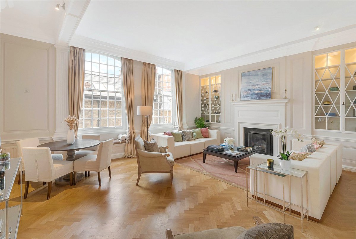 Stacks_London's tweet photo. If you are looking for a #prime position in the city, this superb 2 bed maisonette set over the ground & 1st floor of this impressive late 19th-century building might be for you. Extending to just over 1,100 sq ft & located in #CadoganSquare (just off Sloane Street). https://t.co/mGy82GSSbX