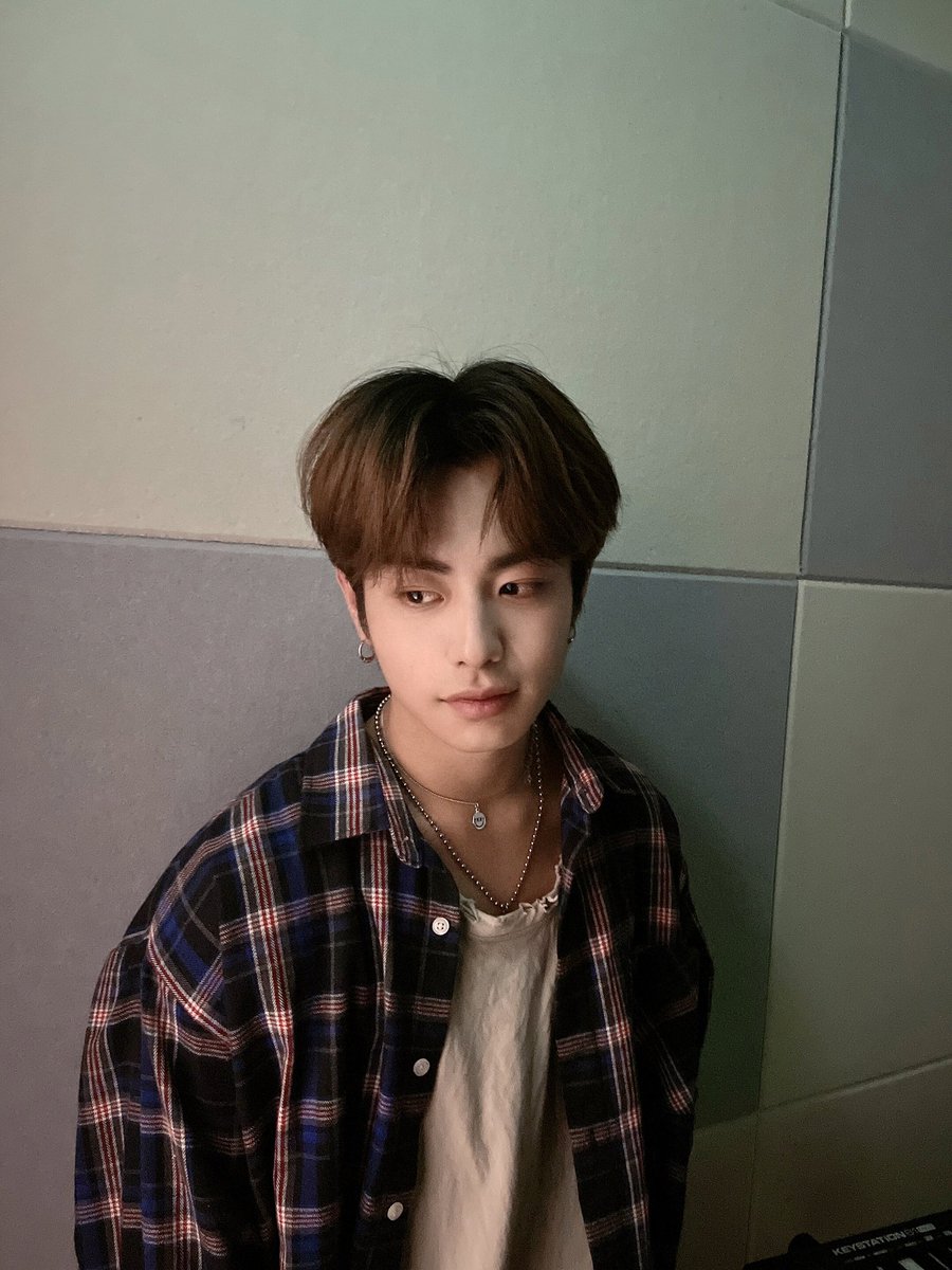 CIIPHERPH's tweet photo. [TWT/PIC] 20210823

[#KEITA]It's Monday. Clue bring your umbrella with you. Fighting this week.👊

#CIIPHER #싸이퍼 #KEITA #케이타 #CIIPHERPH @RAIN_Ciipher https://t.co/BGbp0EBgrY