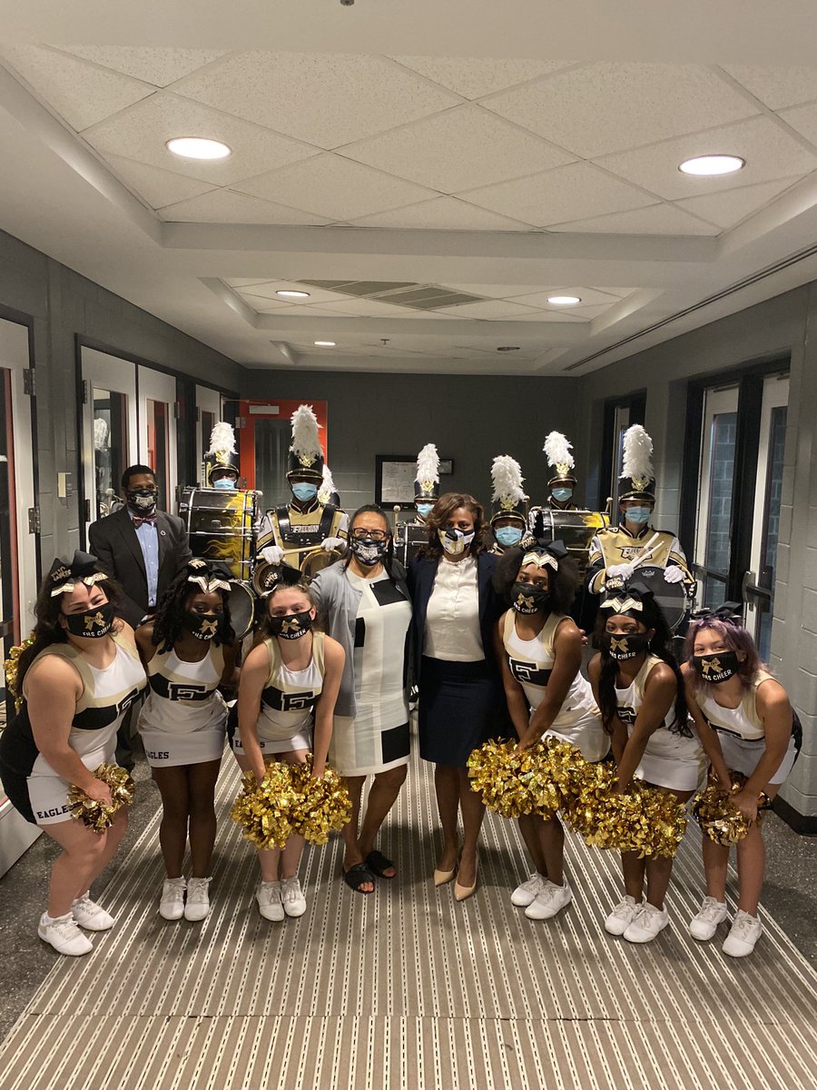 PWCSNews's tweet photo. Early morning excitement on the first day of school ⁦@FreedomHS_PWCS⁩ with Superintendent ⁦@LDMcDade⁩ and the local media. Go cheerleaders and drum line! https://t.co/Odc1uOxVdi