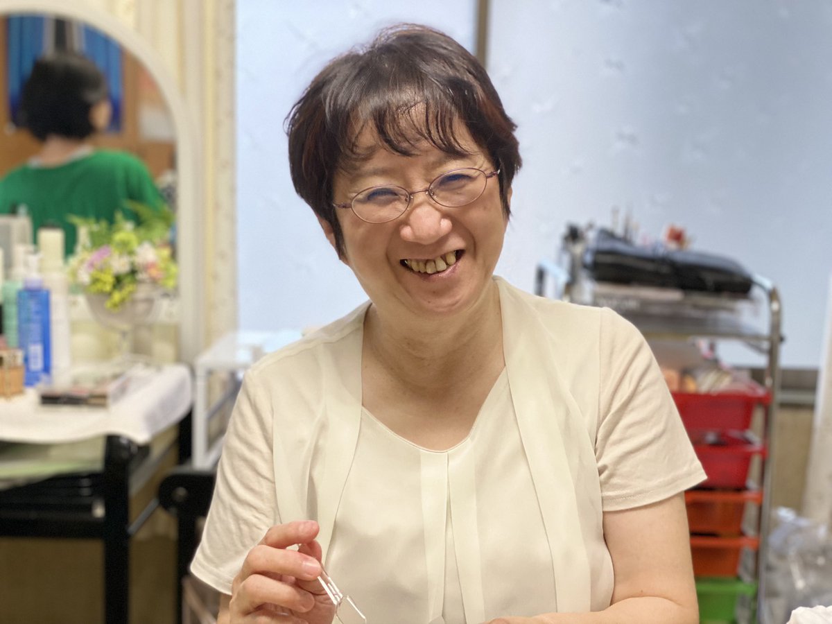 スキンケアアドバイザー スキンケアアドバイザー