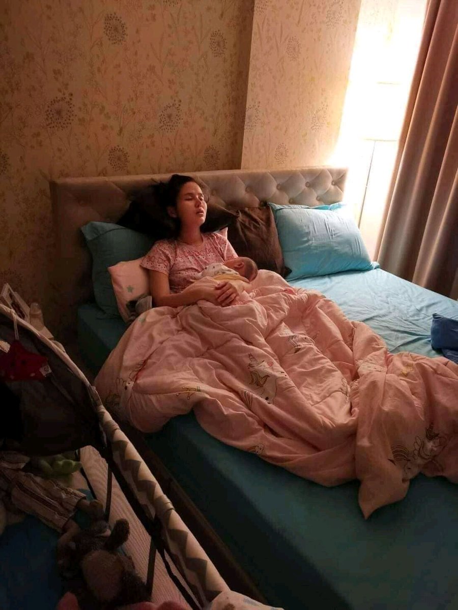 Untuk wanita, nikmatilah masa-masa before marriedmu. Dimana masih banyak waktu untuk berkarir dan bahkan banyak waktu rebahan istirahat. Sebelum nanti saat sudah punya bayi kecil maka jam tidurmu akan drastis berkurang ditambah lagi dengan segudang aktivitas rumah.