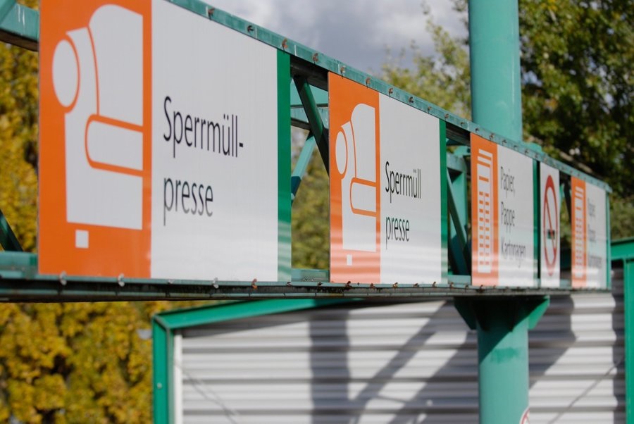 Bauarbeiten dauern länger: #BSR-#Recyclinghof-Lengeder Straße noch bis 25. August geschlossen. Alternativen: #Recycling-Hof mit Schadstoffannahmestelle Brunsbütteler Damm 47, #Spandau, Recyclinghof ohne Schadstoffannahmestelle Asgardstraße 3, #Berlin-#Pankow. #Recycling