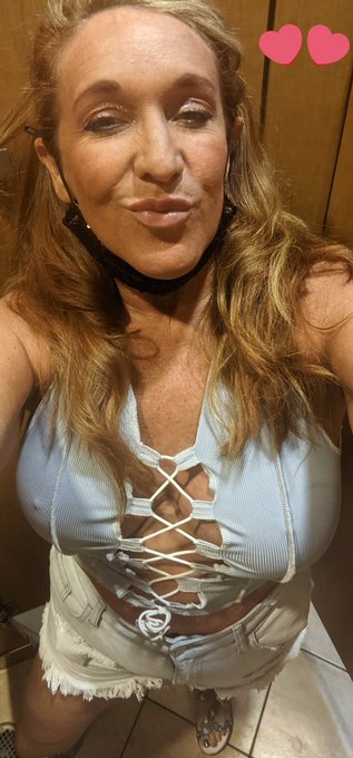 Oh the looks with This outfit!! #milf #bigboobs #bigboobsalert #sexy https://t.co/IiuEFMqGYd<a href="/tag/milf"class="tags">#milf</a><a href="/tag/bigboobs"class="tags">#bigboobs</a><a href="/tag/sexy"class="tags"><span>#sexy</span></a><a href="/tag/bigboobsalert"class="tags"><span>#bigboobsalert</span></a>