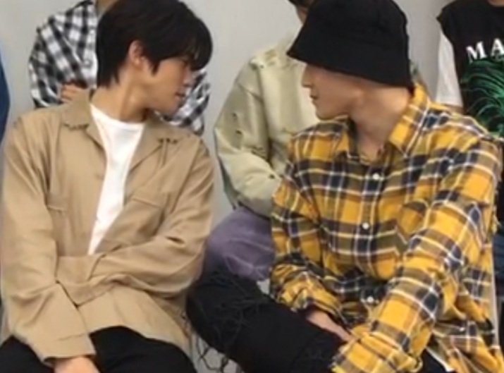 พี่แทยงเขาให้มองไอแพดเด้อ ไม่ใช่มองแมว
#แทแจ #แทแจนะคะ