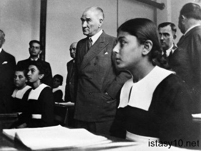 İnsanlığın düşmanı cehalet; cehaletin düşmanı eğitimdir.
                         M.K.ATATÜRK 

#GÜNAYDIN 

Aydınlık günlere....

#GüneAtatürkİleBaşla 🇹🇷