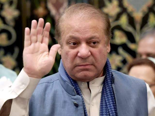 AliTaimoo's tweet photo. میں نوازشریف کے کالے کرتوت بتانے لگا ہوں، اگر کسی لیگی دوست کے پاس عمران خان کے بھی اتنے ہی غلط کاموں کی فہرست ھے تو وہ ہمیں بتا دے ہم اس فہرست کو خود دنیا کے سامنے رکھیں گے
اگر کوئی لیگی دوست ان میں سے ایک بات بھی غلط ثابت کر دے تو معافی مانگ لوں گا۔ https://t.co/C7TDgc8Qab https://t.co/kFbq0MD7N3