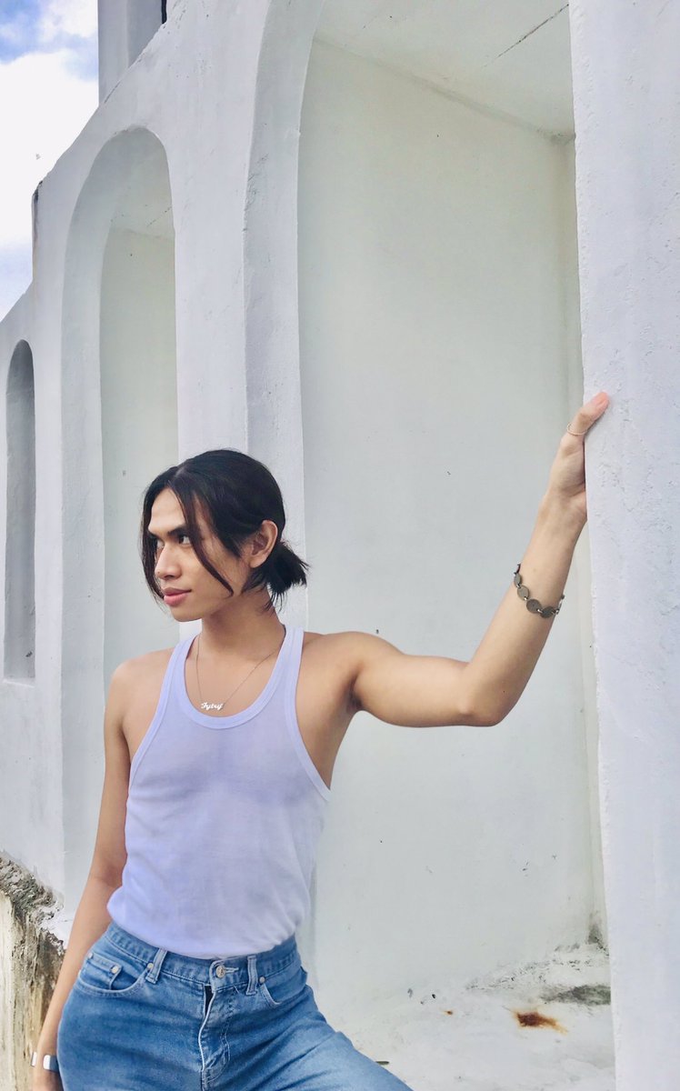 BBkhannn's tweet photo. turn 18 today 🦋🦋🦋bolela main belon kat profile hehe https://t.co/8XiFf27WDJ