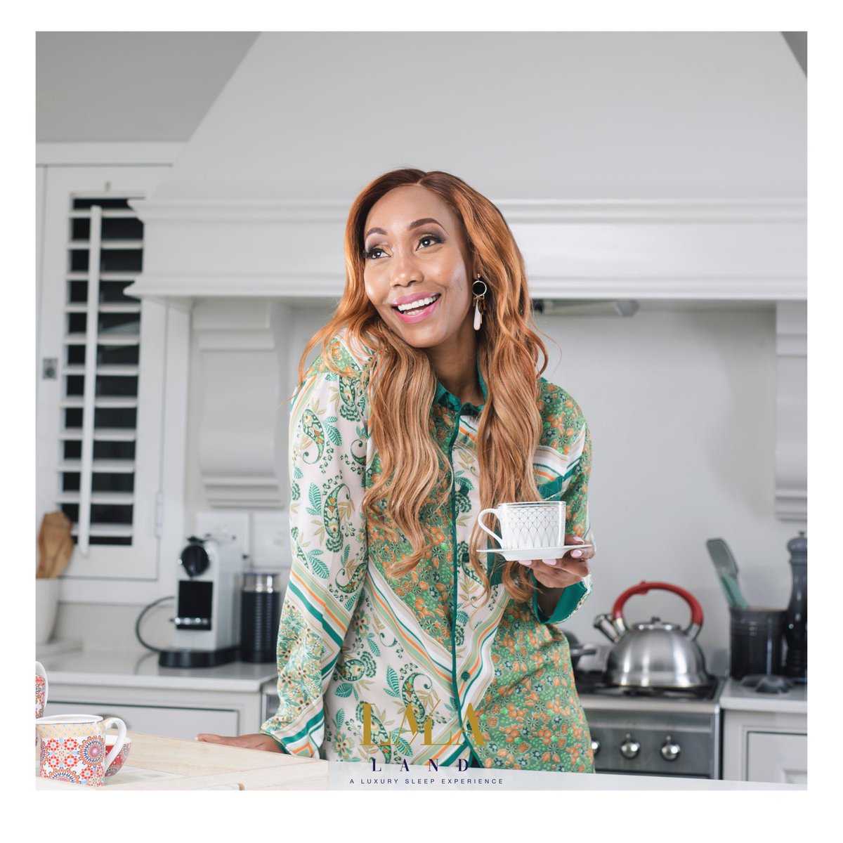 lalaland_luxury's tweet photo. A great day begins with a great mindset.
Kickstart your day by treating yourself to sleepwear from our luxury signature range. You deserve it 💚💙
@LalaTuku
#Lalalandluxury
#LuxuryPjs
#luxuryloungewear https://t.co/KqXI5kto3P
