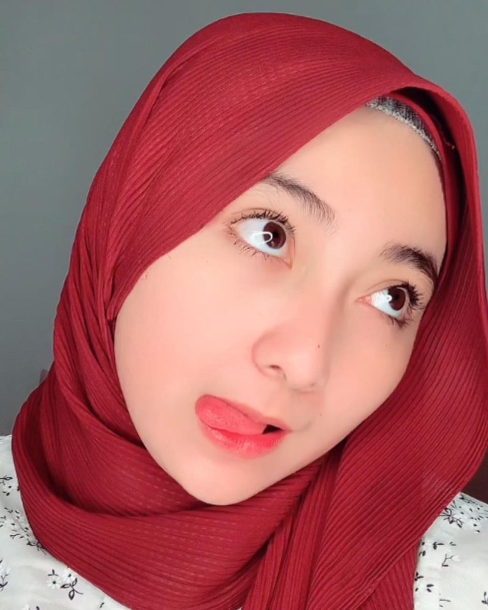 SSayannk's tweet photo. Enak ya keknya siang2 gini 🥰 https://t.co/dPAbjgO3a9