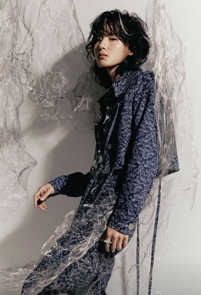 CX33o0's tweet photo. he looks so g T^T

#ayu #阿煜 #newsong https://t.co/w59rtp3OzP