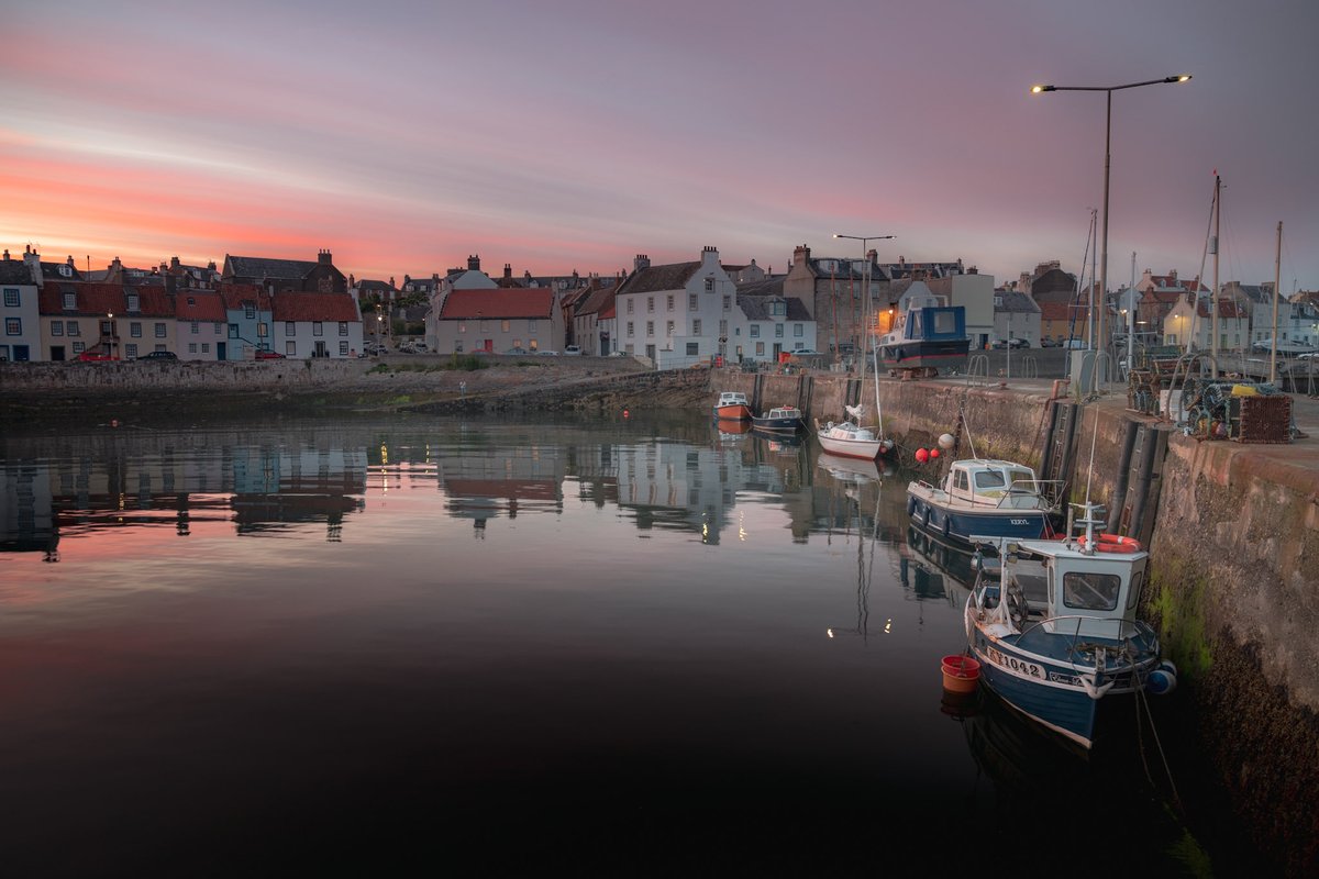 What could you possibly want more than a lovely sunset over a beautiful wee #Scottish coastal village?! 💜

📌 St Monans, #Fife 

Instagram.com/johnmurrayjnr 

#VisitScotland #YCW2021 @VisitScotland #outandaboutscotland