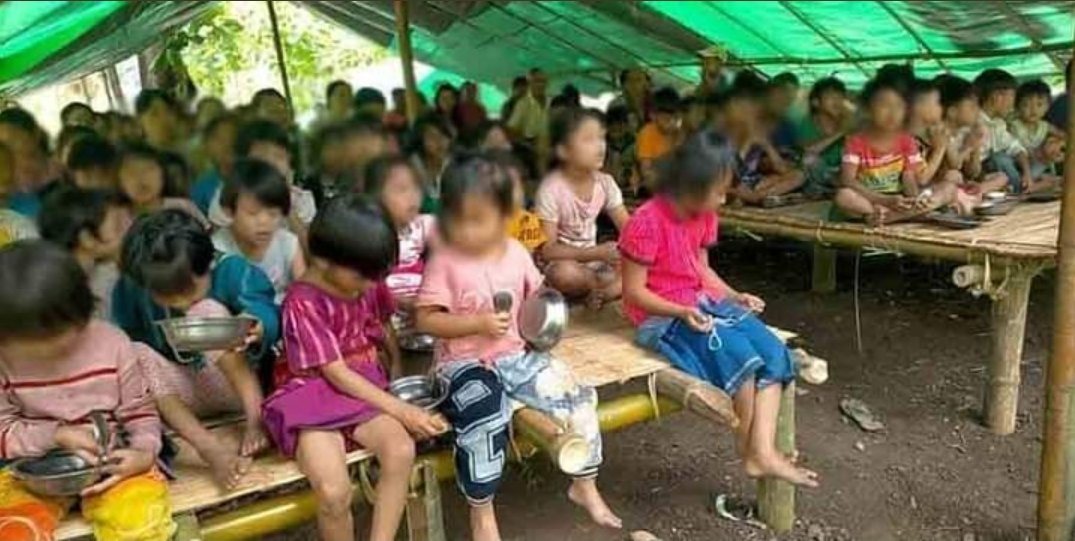 Fighting continues in Kayah State, and children sheltering in refugee camps are struggling to make ends meet by eating boiled rice.

JUNTA USES ASEAN AS SHIELD

#Aug23Coup 
#WhatsHappeningInMyanmar