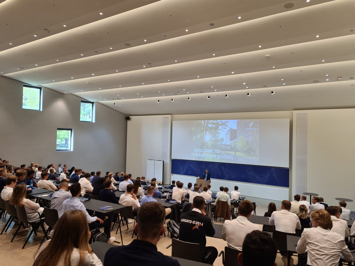 ISpitzbartFS's tweet photo. A warm welcome to our new #FSBachelor students at @FrankfurtSchool. https://t.co/oup5VKOi2C