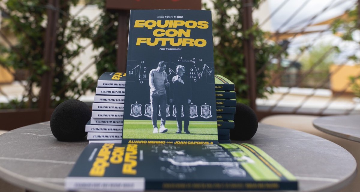 Seguro que tu mirada ya está puesta en el nuevo curso, un tiempo de nuevos propósitos. 
#equiposconfuturo te ofrece capítulos llenos de herramientas para tu realidad y la de tantas organizaciones que construyen equipos excelentes.
<a href="/alvaromerino/">Álvaro Merino</a> 
🛒 359.es Amazon