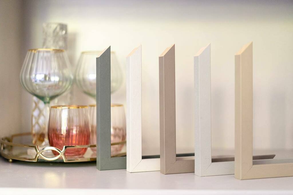 FlagshipFraming's tweet photo. Hebden is our popular collection of beautiful, modern profile shapes in interior design led shades. We developed this collection in response to many framers hand finishing frames in these popular colours.
.
#Flagshipframing #pictureframingsupplies #pictu… https://t.co/2gWWLqyoKm https://t.co/gJGF6aC4v1