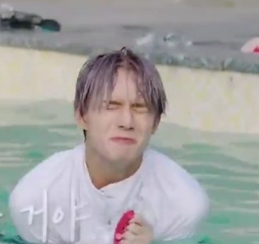 LQ_zeus's tweet photo. 진짜 못 말리는 포도알 근데 이제 약간 강아지를 곁들인 https://t.co/k2hXtU7oBf