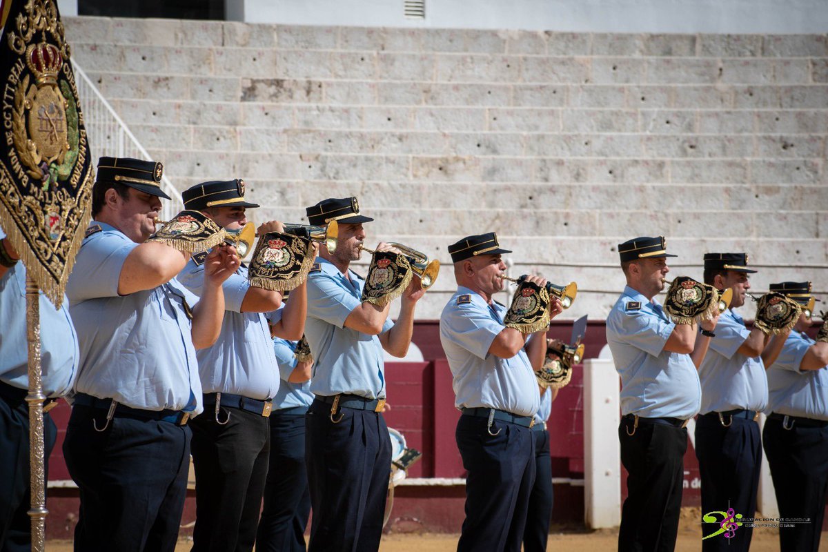 Fedbandasmalaga's tweet photo. ASÍ SUENA MÁLAGA | Os dejamos imágenes del concierto en la Plaza de Toros de la Malagueta en el que intervinieron todas las bandas de nuestra federación.

Cc. @culturamalaga @Lapazmalaga @CCTTBomberosMLG @CCTTVictoriamlg @bmESPERANZA 

#FBMPMálaga #AsíSuenaMálaga 
(1/5) https://t.co/Mw5ehb3Akt