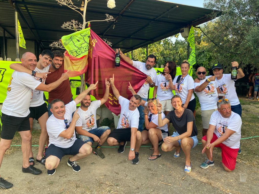 Gracias a todos por las felicitaciones, no ha sido fácil alcanzar el título de 🏍️ #CampeóndeEuropa #Moto2
Estoy muy feliz por la cantidad de personas que me han ayudado a llegar hasta aquí....equipo, familia, patrocinadores, fans, amigos,...
Sin vosotros no habría sido posible 👏