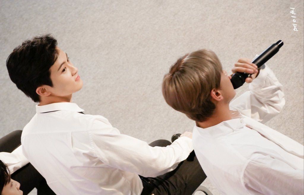 hazealmaguri's tweet photo. ✨ MARKHYUCK ALTERNATIVE UNIVERSE✨

; 𝐒𝐞𝐦𝐢𝐜𝐨𝐥𝐨𝐧

Cerita Mahes dan Haresh yang entah akan berakhir dengan sebuah titik atau masih ada tanda koma di antara cerita mereka. https://t.co/iolgzOhchS