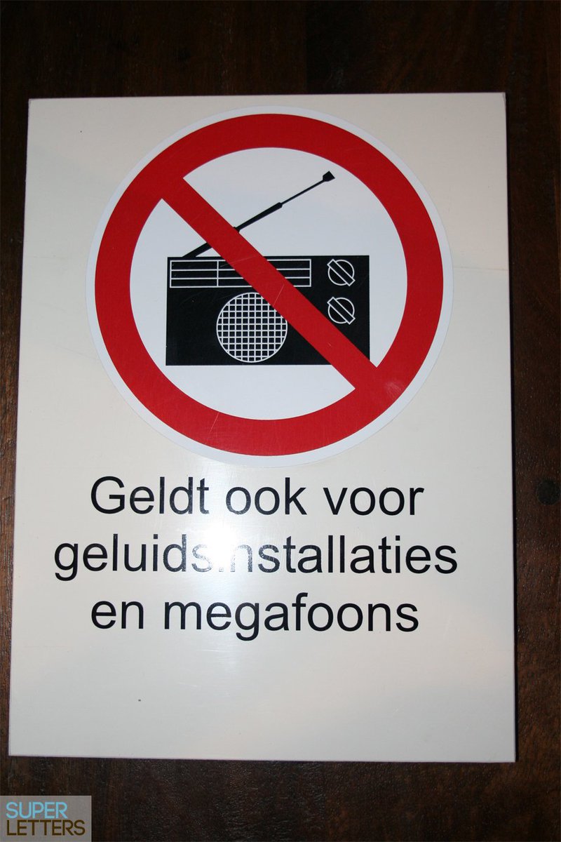 #plakletters op maat: j.mp/3DbHCMw we maken ook #autobelettering