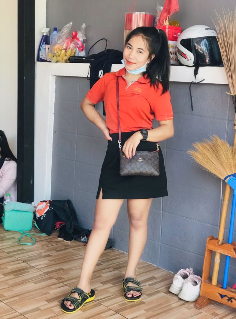 MbtPhatum's tweet photo. ส้มแป้น สาวขายเครื่องนวดไฟฟ้า ซื้อเครื่องนวดแถมไลน์ นัดเย็ดเรียบร้อย เขาไม่ให้ถ่ายตอนเย็ดนะ https://t.co/sQnASzFwEj