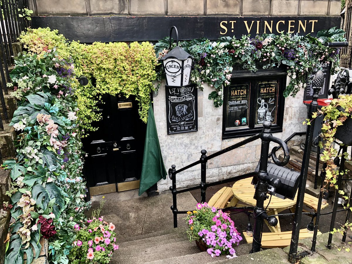 Edinburgh - houses & bars  #HiddenScotland #VisitScotland #scenery #ThisisEdinburgh #scotlandscenery #Scotland #Stocksbridge