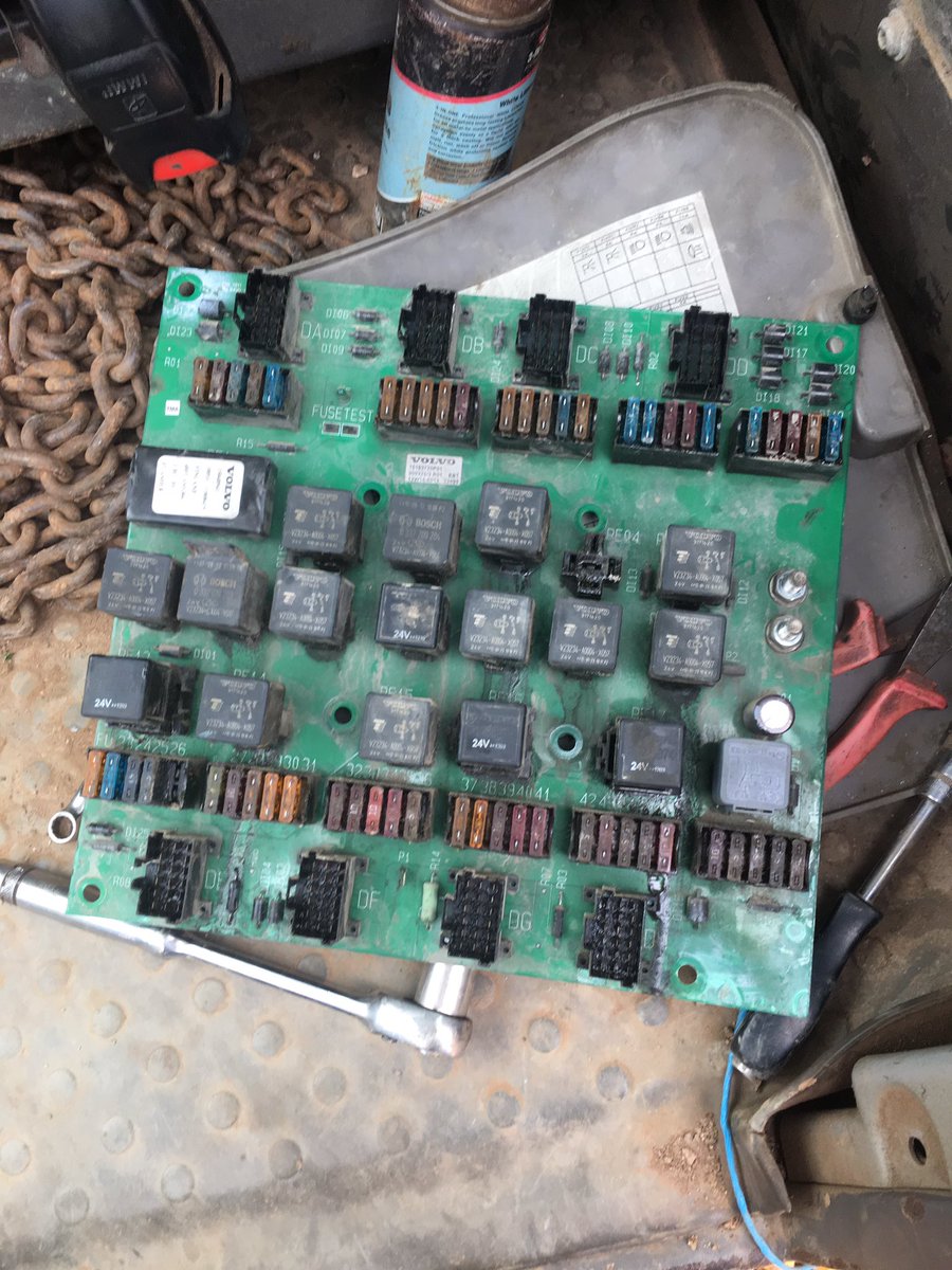 Charles Kingston tweet media