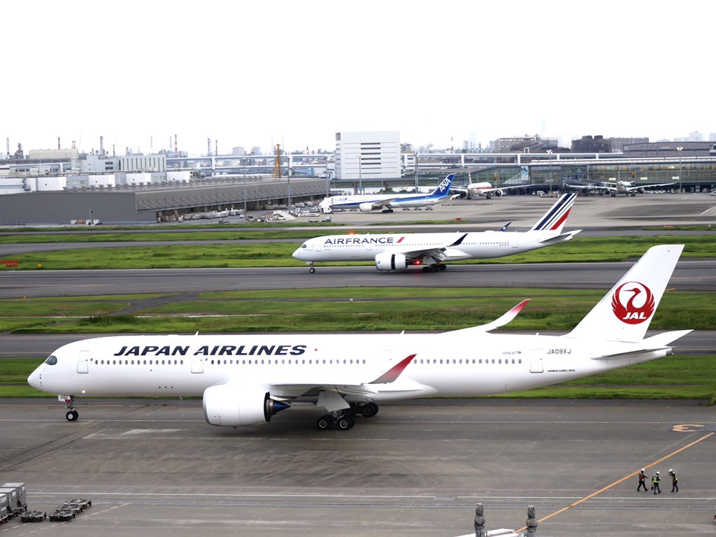 yossyB6's tweet photo. 日仏友好🇫🇷🇯🇵
#jal
#japanairlines_jal
#flyjal
#ja09xj
#airfrance
#fhtyi
#a350
#hnd https://t.co/ZUtgigbcPX