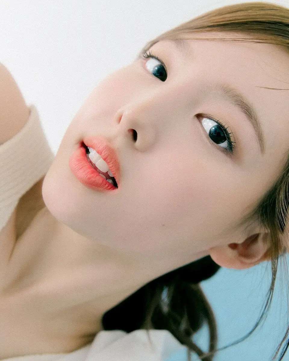 twicebot_'s tweet photo. 210823 twicetagram update [4P]: https://t.co/X7gsZH47Cx

☁️☁️☁️

@/ellekorea @/biotherm.kr

#TWICE #트와이스 #Taste_of_Love https://t.co/ISRYd63ws1