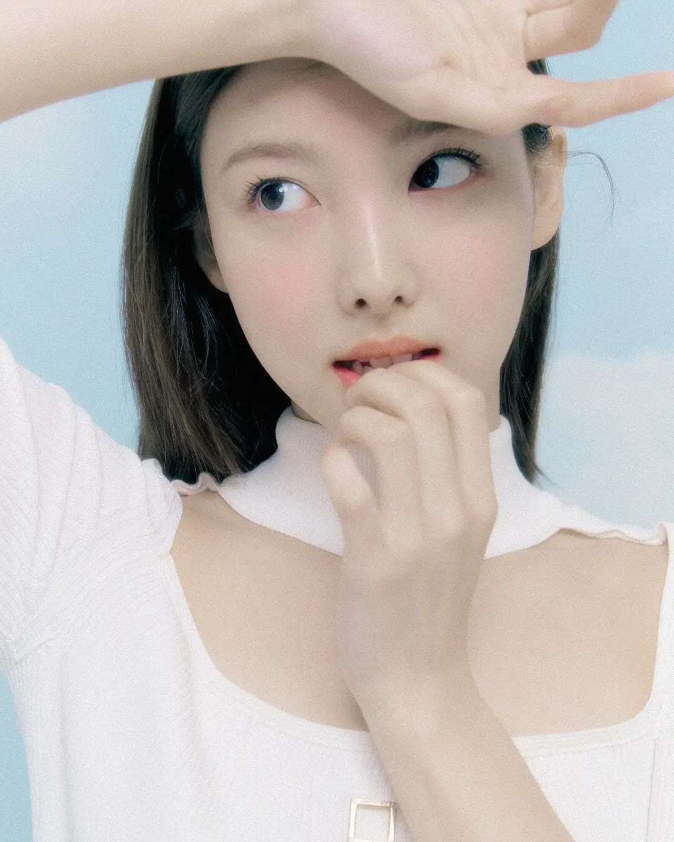 twicebot_'s tweet photo. 210823 twicetagram update [4P]: https://t.co/X7gsZH47Cx

☁️☁️☁️

@/ellekorea @/biotherm.kr

#TWICE #트와이스 #Taste_of_Love https://t.co/ISRYd63ws1