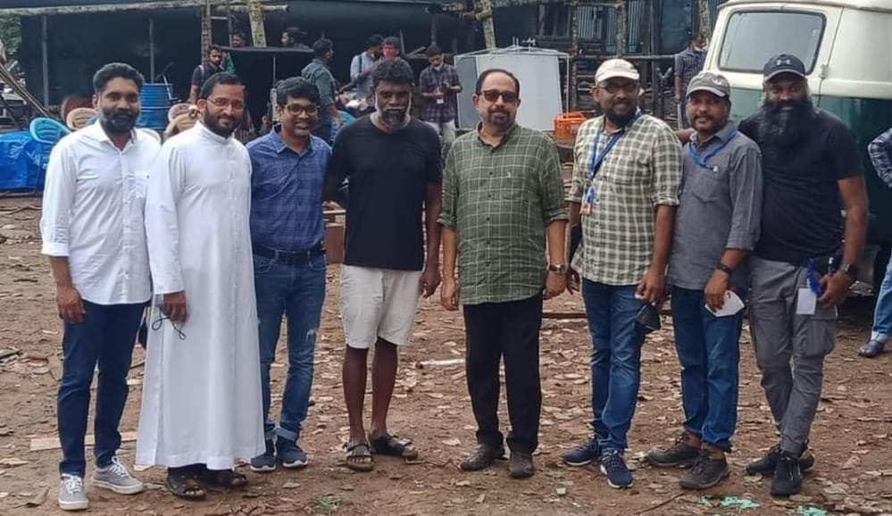 DevmohanK's tweet photo. @panthrandmovie -shoot started .. ! All the best team  #panthrandmovie 🤗❤️

Our charming hero @devmohanofficial
Join set  soon🤩
All kerala DEVMOHAN Fans And Welfare Association State Committee 
Team @panthrandmovie 
@panthrandmovie @leothaddeus @SkypassGroup https://t.co/ZN1tJ4LrqI