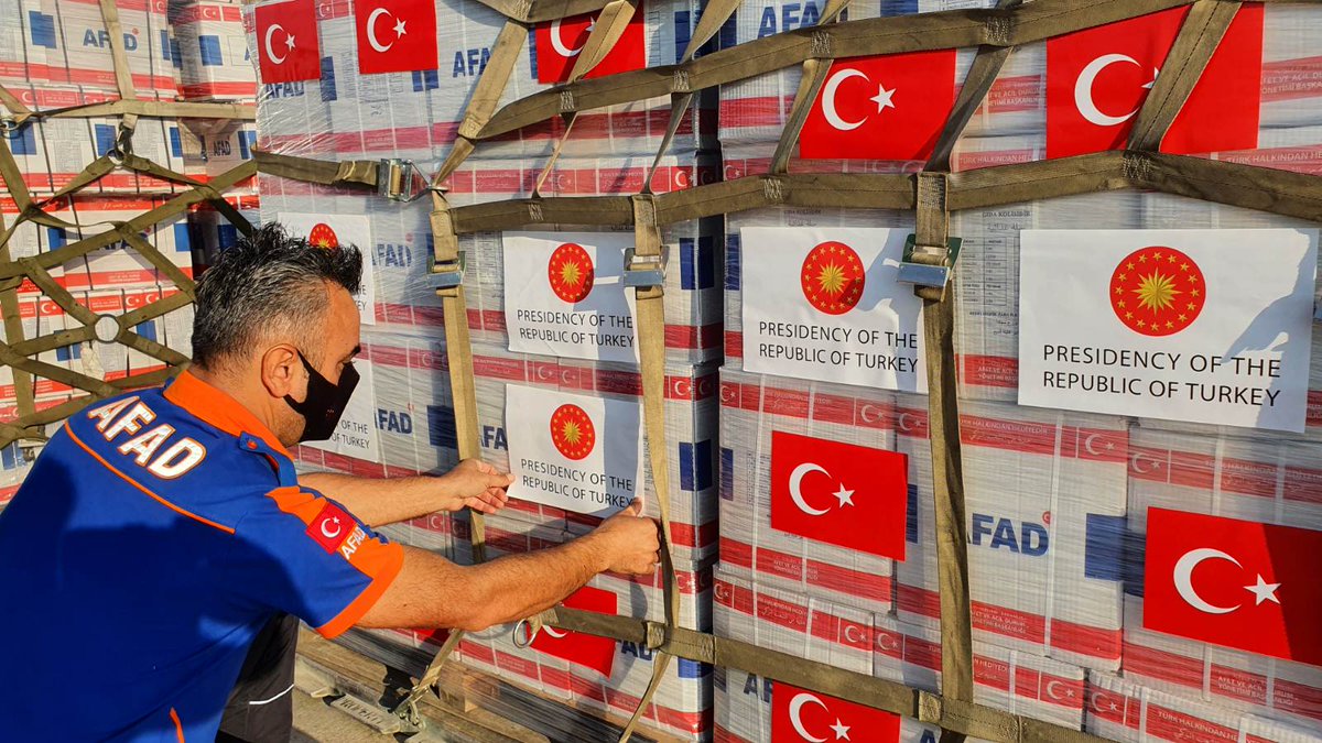 tcsavunma's tweet photo. Ülkemizin yardım elini bu kez Haiti’ye ulaştırıyoruz. 🇹🇷🇭🇹 
 
Haiti’de meydana gelen depremin yaralarını sarmak için @AFADBaskanlik tarafından hazırlanan insani yardım malzemeleri ile görevli personeli taşıyan Hava Kuvvetlerimize ait uçak Etimesgut/Ankara’dan havalandı. https://t.co/YZKrVRKDtX