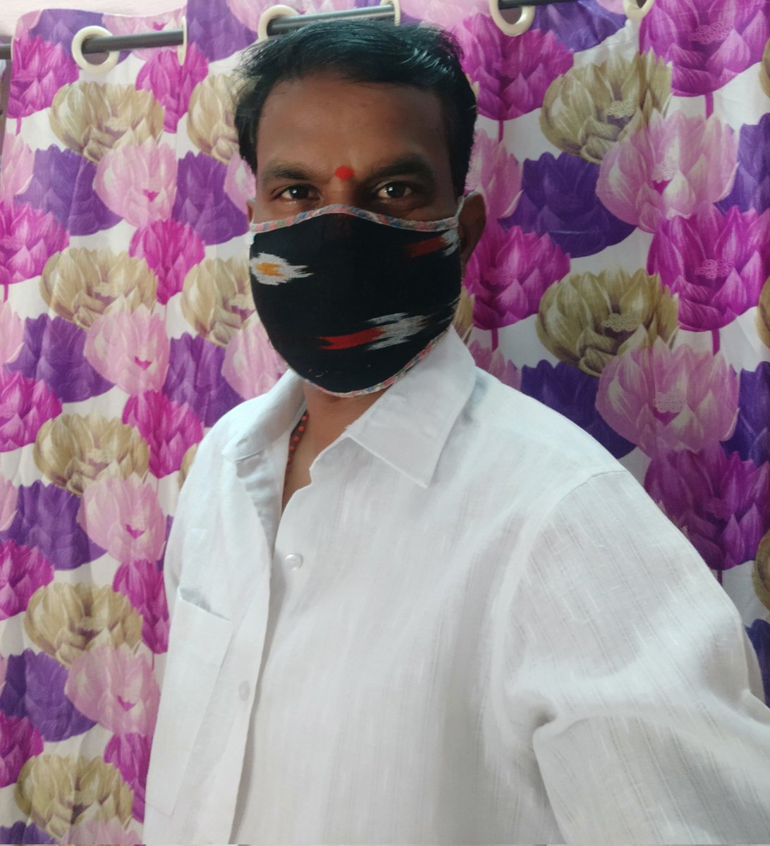 ShattyAmir's tweet photo. Namaste Sir, @VSrinivasGoud @KTRTRS 
#HandloomMonday 
#HandloomMask 🙏. https://t.co/nAtTtlBfke
