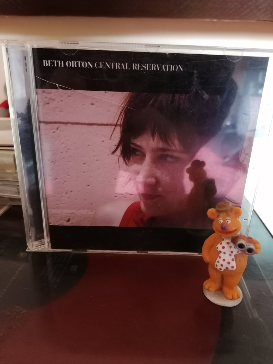 brokenviolin83's tweet photo. Monday morning sounds @beth_orton #CentralReservation https://t.co/VYKoga1qr5