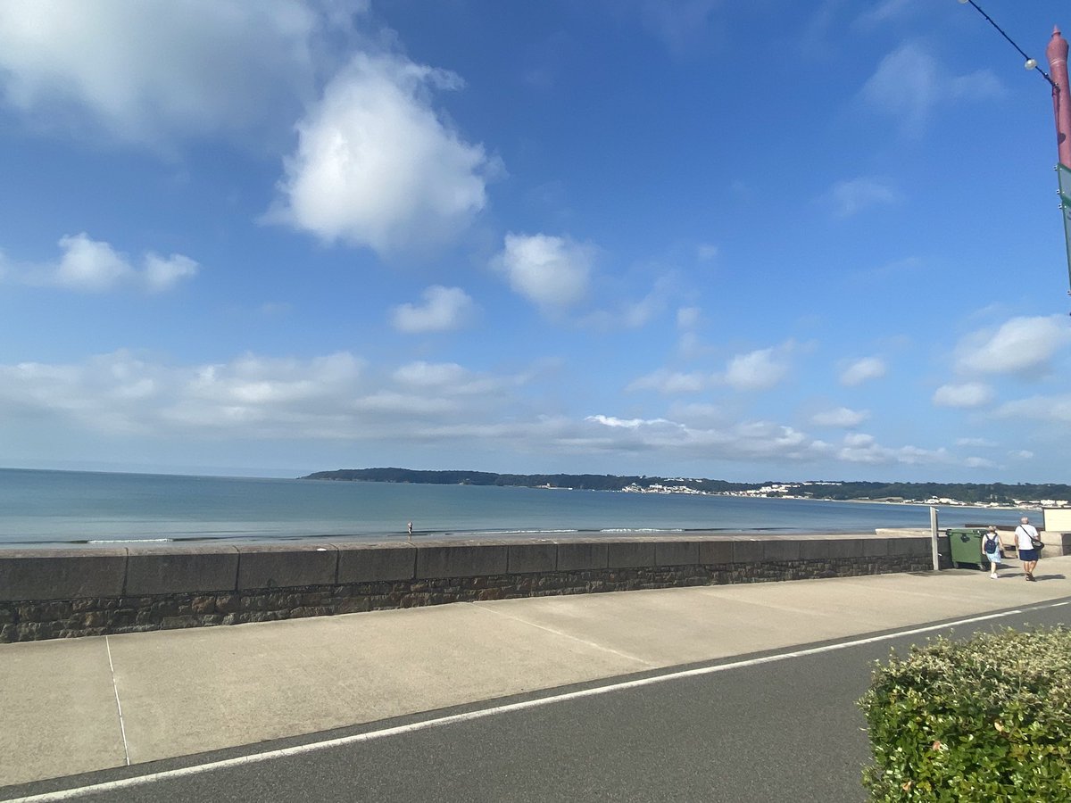 Popash1985's tweet photo. It was worth getting up early for the gym just to see this view @VisitJerseyCI https://t.co/rmepMlZpsD