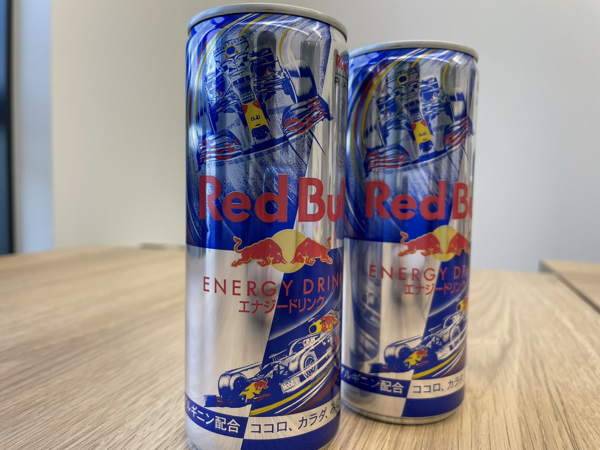 よしだ けいすけ レッドブルが季節限定パッケージやってる 中止になっちゃったけど10月の鈴鹿 日本グランプリに合わせてかな レッドブルhondaのコンビで日本を走る最後のチャンスだったし ホンダpu勢のアルファタウリ角田くんも凱旋ランになるはずだった