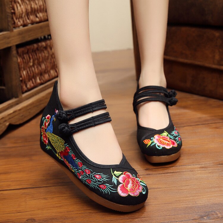 #followus #bestseller 2016 New Plus Size 40 Vintage Chinese Old Beijing peacock embroidered cloth shoes national slope with singles  https://t.co/yPGut6VXN5 https://t.co/Y07BvusRsy