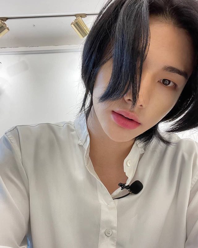 _miserablee_'s tweet photo. Обоже обоже обоожееее..... Осталось совсем немного 🤧🤧🤧🤧🤧🤧🤧🤧🤧🥰🥰🥰🥰
SKZ THUNDEROUS COMEBACK
#ThunderousOutNow
#StrayKidsNOEASY
#StrayKids_Thunderous
#스��레이키즈_소리꾼
 @Stray_Kids https://t.co/vxChrOwKpz
