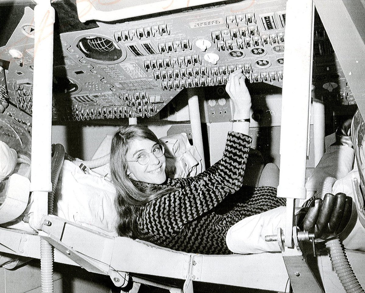 engineers_feed's tweet photo. Preventing an abort of the Apollo 11 mission has been attributed to the work of Margaret Hamilton, lead flight software designer for Project Apollo. She was 31 when the lunar module landed on the moon, running her code, and is credited for coining the term “software engineering.” https://t.co/jtNXt0qt0G
