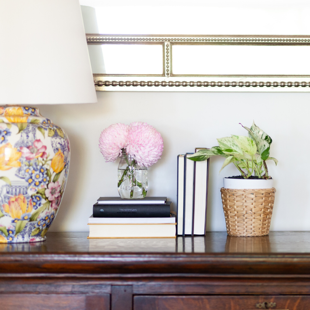 2021 has been a year to simplify in my business. I’ve stripped back my business and life to be full of joy and things I love.

I decluttered my home, my cupboards, my wardrobe, my offerings, my folders, my team, and my mindset.

There is now more space for creating, for finishi