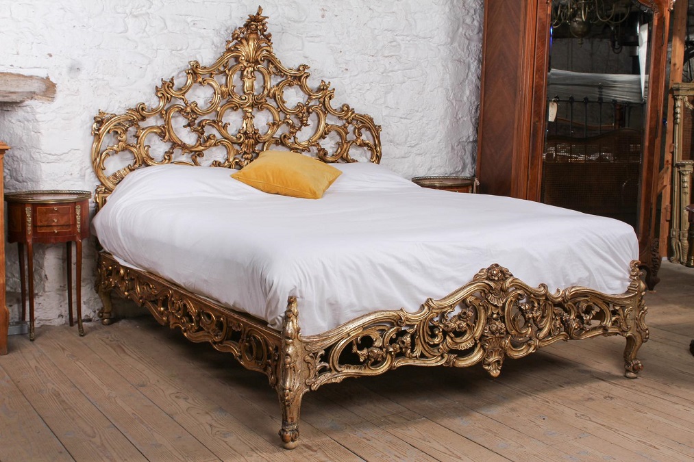 loveantiques's tweet photo. We are starting the week with this Spectacular Rococco Baroque Italian Super King Size Bed for sale from Bedsteads: https://t.co/1cQS7XgjRC
#antiques #beds #antiquebeds #superkingsize #bedroomdecor #loveantiques https://t.co/k96fzk1Kh7
