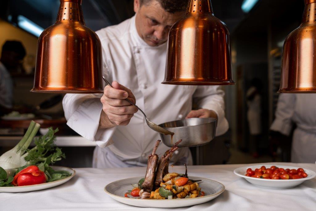 PullmanKinshasa's tweet photo. Une nouvelle carte,un nouveau concept,un nouveau voyage gustatif,voici ce que le restaurant Okapi vous réserve pour ce mois d'août.
#hotelpullman #pullmankinshasa #restaurantokapi #nouvellecarte https://t.co/2XDKJRvmtw