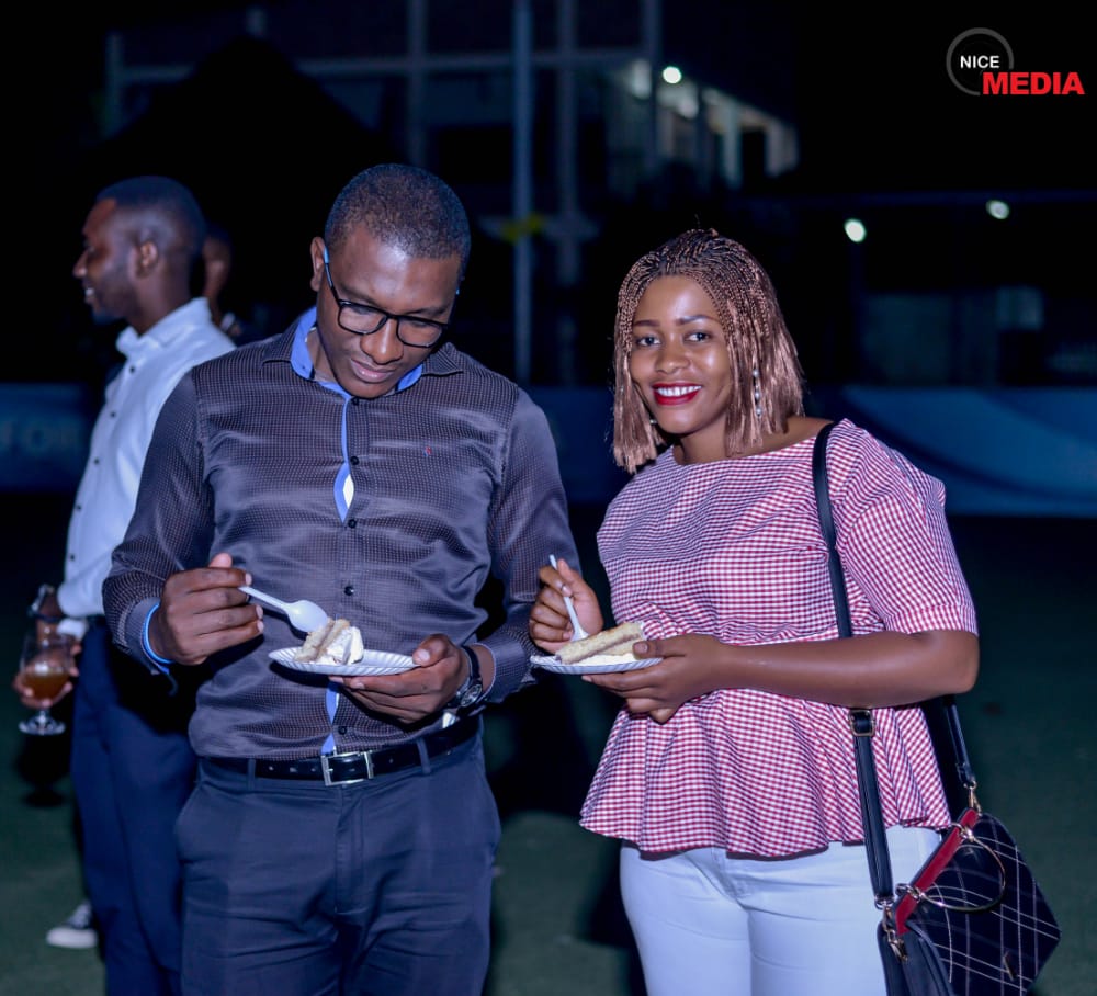 ApolloSmile's tweet photo. Yesterday,pleasure for us to join the Association Football Helps for a Gala Night to celebrate its 10th anniversary. Mr. Guillain gave a positive 10-year report and a promising way forward. We encourage them in their initiatives to help vulnerable children.
#Burundi #Sports https://t.co/Qs8Vs7tqhU