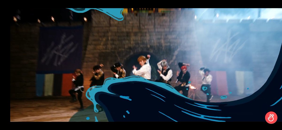 _endtostart0's tweet photo. ES QUE QUE INCREÍBLE la combinación que hicieron en el MV, estoy en el piso, sigo procesando tremendo arte visual y musical  ✨✨

#StrayKids #StrayKidsComeback @Stray_Kids https://t.co/r22azGSOqY