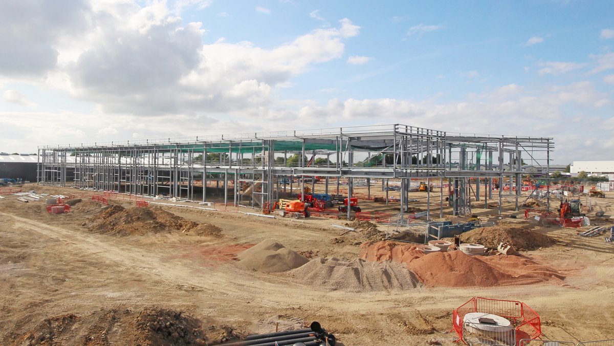 It’s exciting to watch how well the works are progressing on Project Meteor in Tewkesbury, Gloucestershire. We are currently constructing a 184,000sqft specialist manufacturing facility for Barberry Industrial. Works include extensive CAT B fit-out works and s278 works.