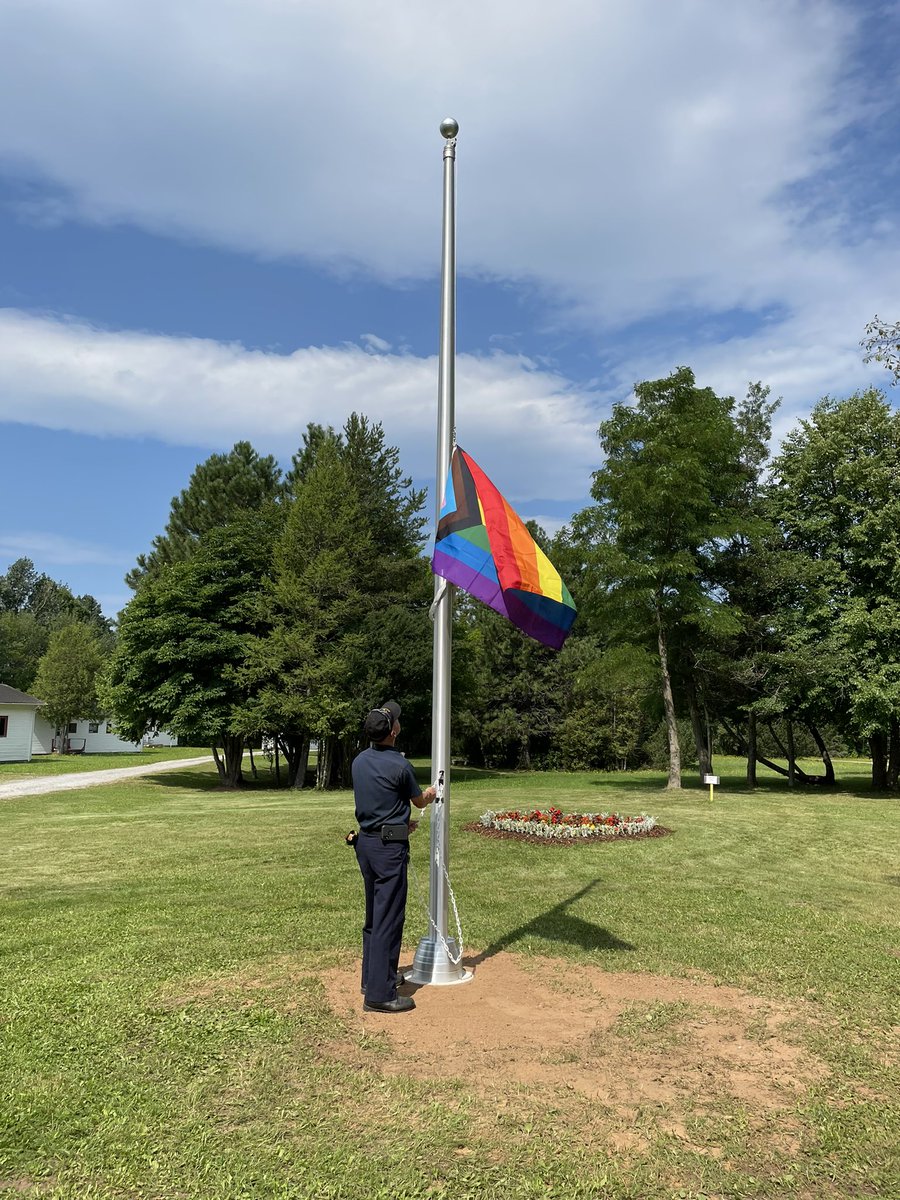 PiedaChurchill's tweet photo. First flag raising for new flagpole at the Pasadena Field Station! Raising the Pride flag to celebrate Public Service Pride Week.@CFS_Science_ATL https://t.co/SK1GdAV556