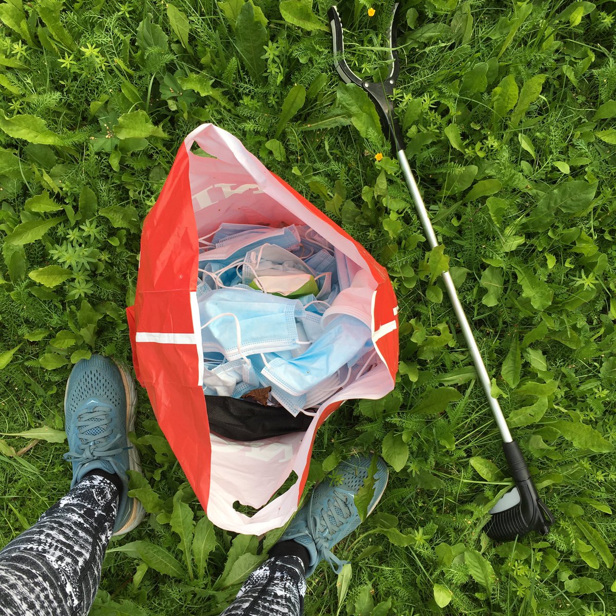 Vuosi maskien keräämistä takana ja 7 950 maskia. 😷 #maskitmaasta  #plogging